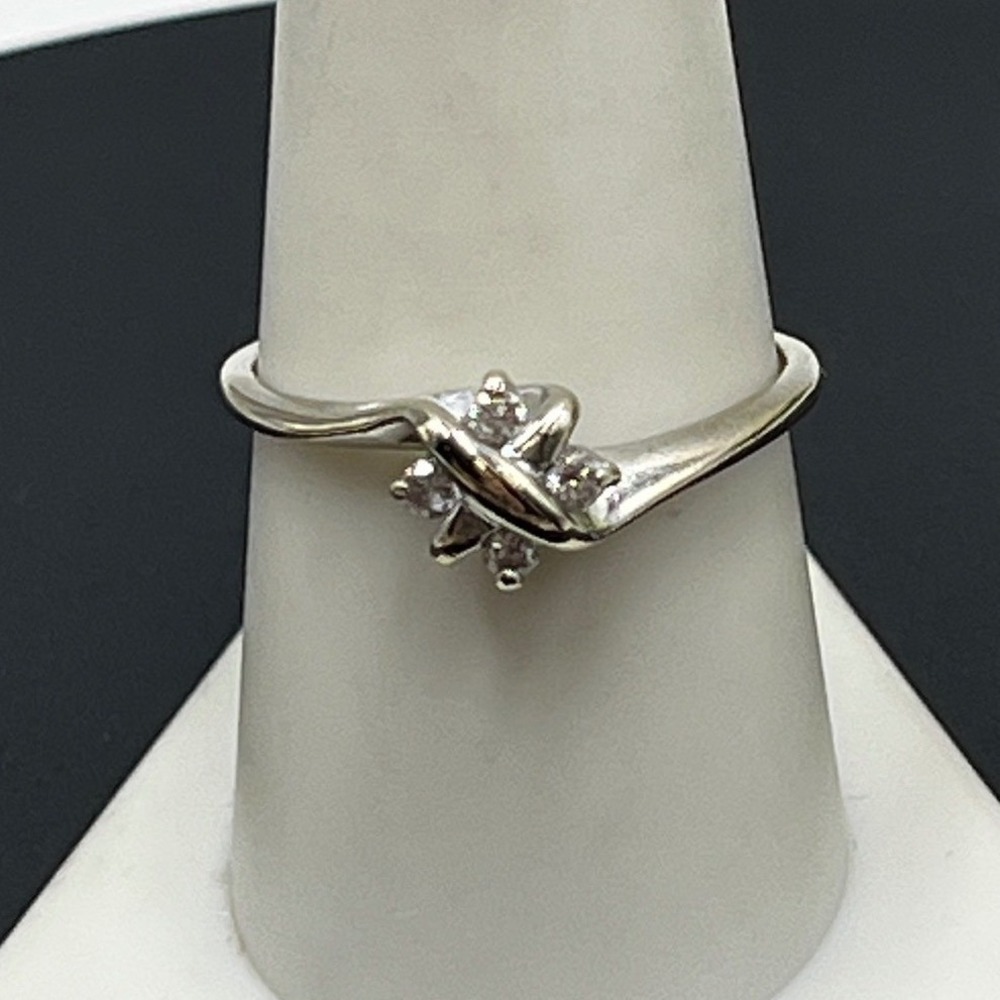 Designer Vintage 14K White Gold X Motif Cluster Ring Natural Diamonds
Sz 9.25 - Picture 3 of 16